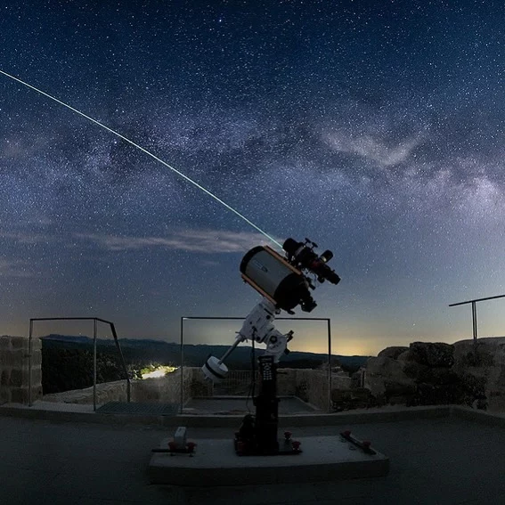 Si estàs allotjat a una de les nostres cases i vols gaudir d’una NIT D’ESTELS AL CASTELL DE LLADURS contacta amb @astrosolsones (astrosolsones.com) i et podràs beneficiar d’un descompte exclusiu per als hostes amb un codi promocional. No t’ho perdis!!💫
