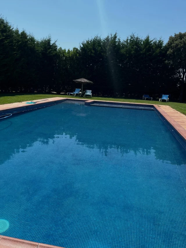 Amb la caloreta què fa, enllic millor com a la piscina!🌴🏊🏼‍♂️ veritat @torrademontpol !?